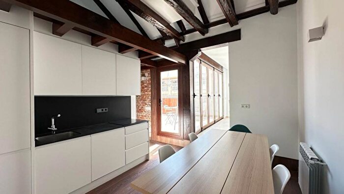 Casas en venta y pisos alquiler - 3