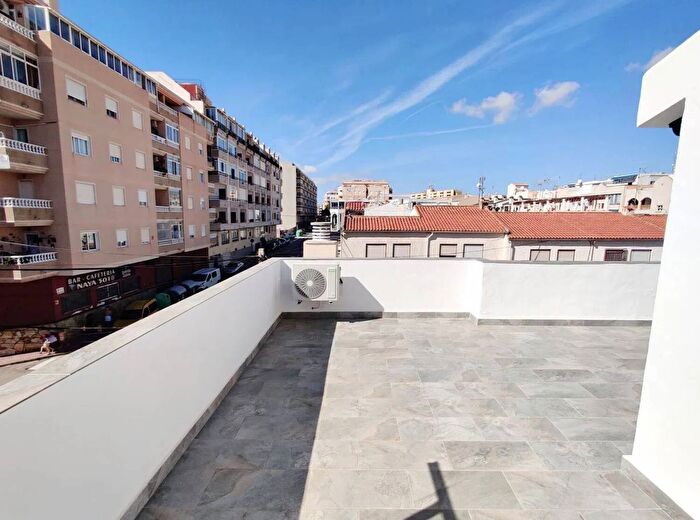 Casas en venta y pisos alquiler - 3