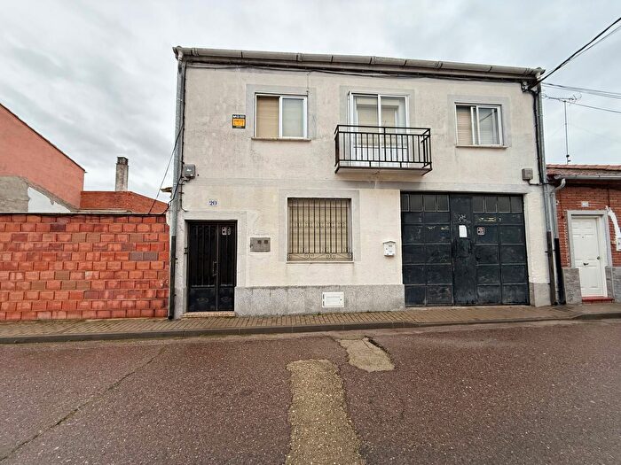 Casa en venta de 3 habitaciones: Paradinas de San Juan, Salamanca