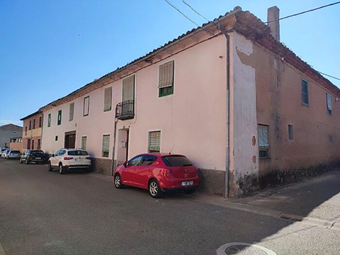 Casa en venta de 6 habitaciones: Llamas de la Ribera, León