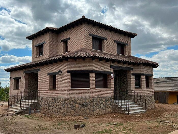 Casas en venta y pisos alquiler - 3