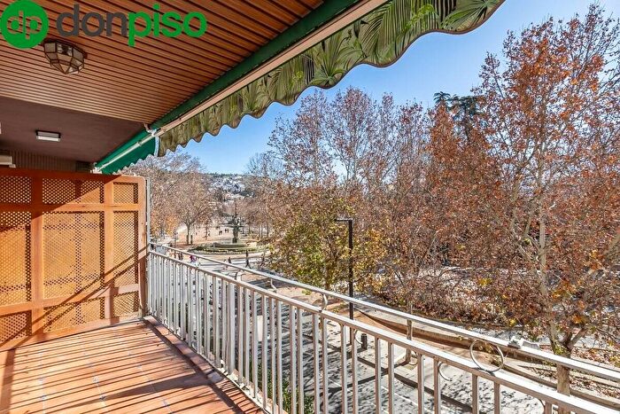 Piso de 5 habitaciones en venta en Andalucía, Granada