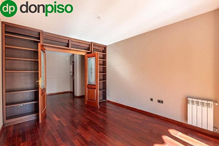 Casas en venta y pisos alquiler - 3
