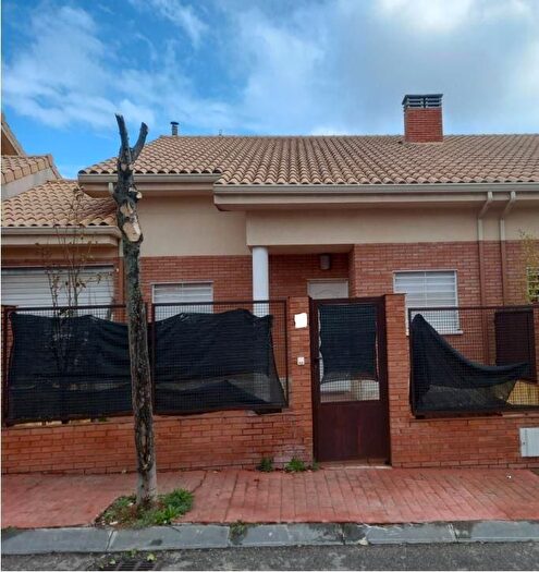 Casa de 4 habitaciones en venta en Pioz, Guadalajara