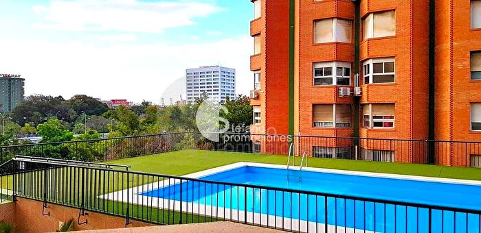 Piso en venta de 4 habitaciones, Cruz de Humilladero, Carranque Haza Cuevas