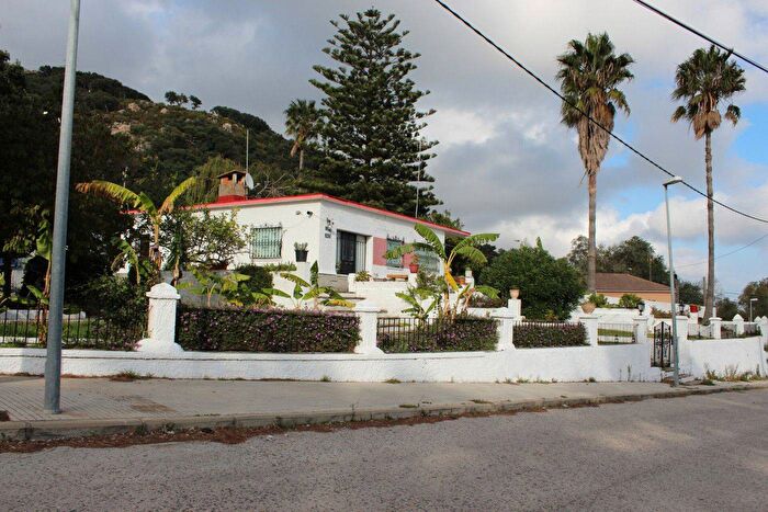 Andalucía, Cádiz: Casa en venta de 4 habitaciones