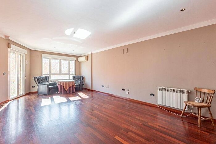 Casas en venta y pisos alquiler - 2