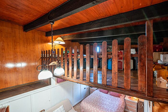 Casas en venta y pisos alquiler - 3