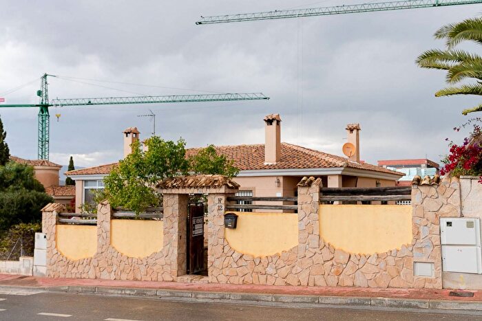 Casa en venta de 4 habitaciones en Comunitat Valenciana, Alicante