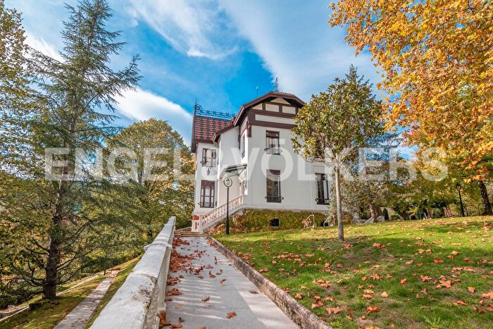 Casas en venta y pisos alquiler - 3