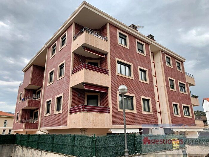 Piso de 2 habitaciones en venta en Busturia, Bizkaia