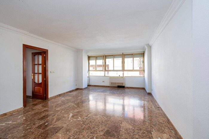 Andalucía, Granada: Piso en venta de 4 habitaciones