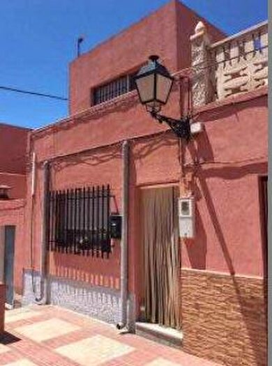 Casa en venta de 3 habitaciones, Rioja, Almería