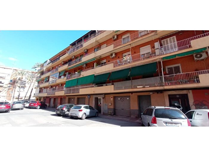 Piso de 3 habitaciones en venta en Centro, Vistabella