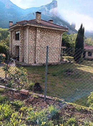 Casa en venta de 3 habitaciones: Valle de Sedano, Burgos