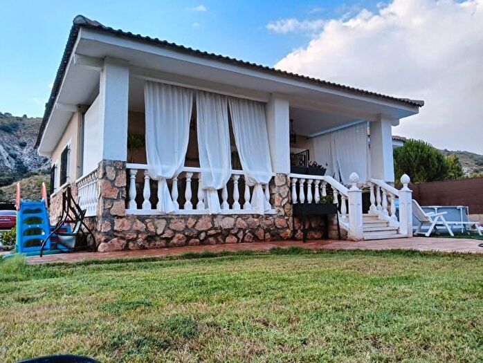 Hontoba, Guadalajara: Casa en venta de 3 habitaciones