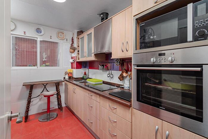 Casas en venta y pisos alquiler - 2