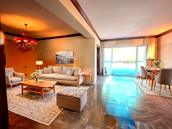 Piso en venta de 5 habitaciones, Este, Pedregalejo Morlaco