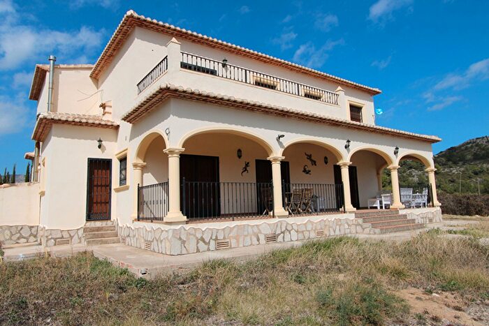 Casa en venta de 7 habitaciones en Murla, Alicante