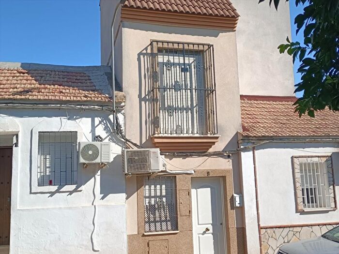 Casa en venta de 4 habitaciones: Sur, Campo de la Verdad Miraflores