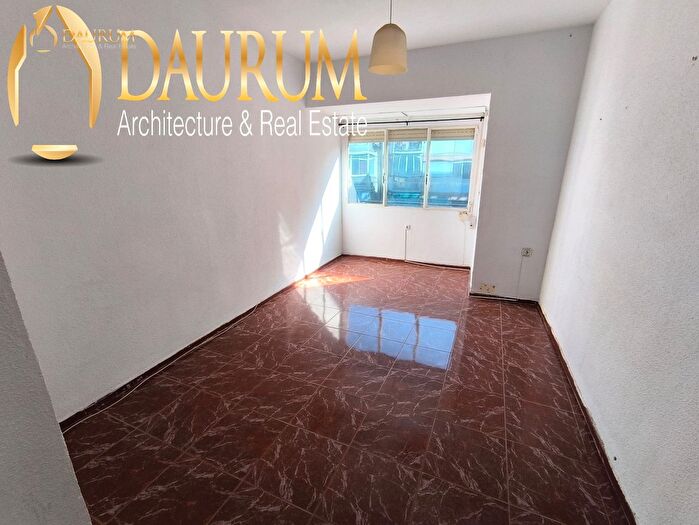 Piso en venta de 3 habitaciones en Centro, Ensanche Diputación