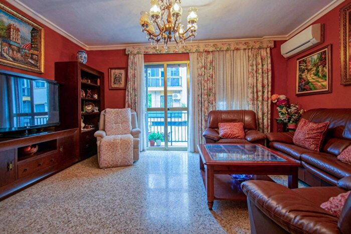Piso en venta de 3 habitaciones en Andalucía, Sevilla