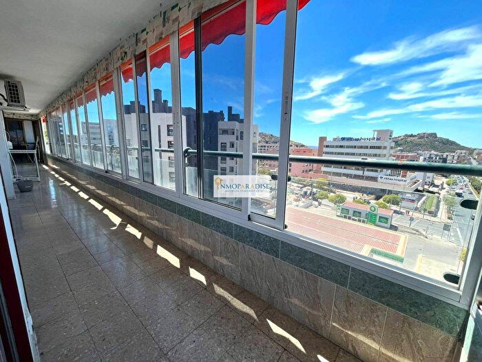 Piso de 4 habitaciones en venta en Comunitat Valenciana, Alicante