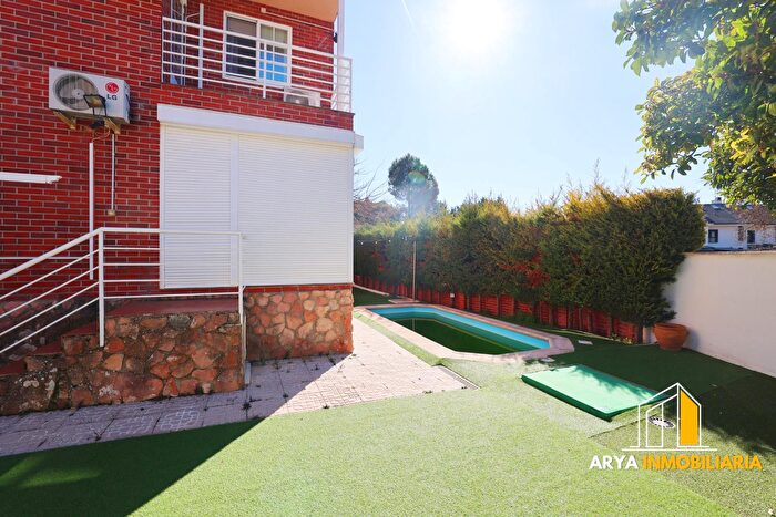 Casa en venta de 3 habitaciones, Campo Real, Madrid