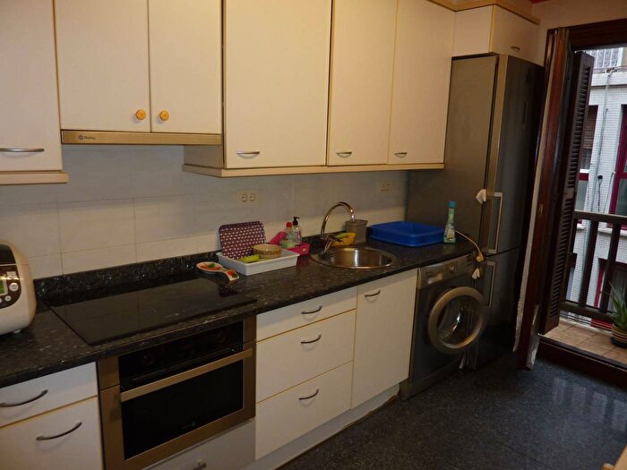 Casas en venta y pisos alquiler - 3