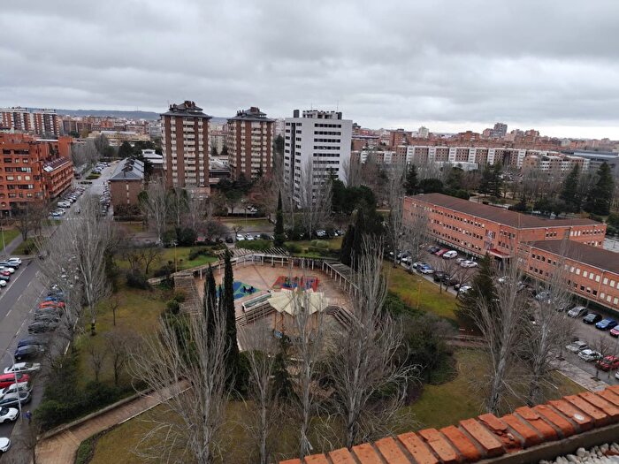 Piso en venta de 3 habitaciones, Huerta del Rey, Valladolid Capital