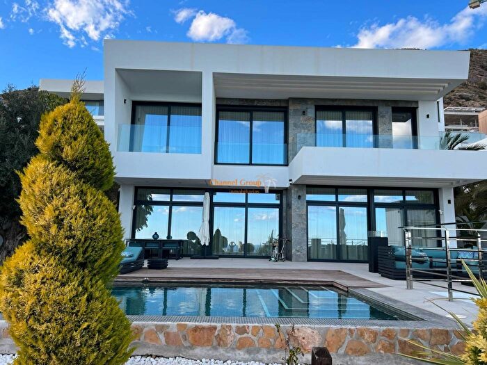 Casa en venta de 5 habitaciones en Comunitat Valenciana, Alicante