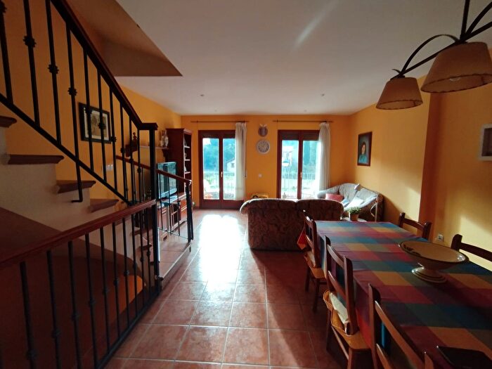 Casas en venta y pisos alquiler - 2