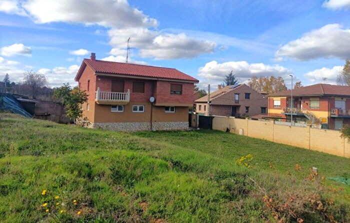 Casa de 3 habitaciones en venta en Santovenia de la Valdoncina, León