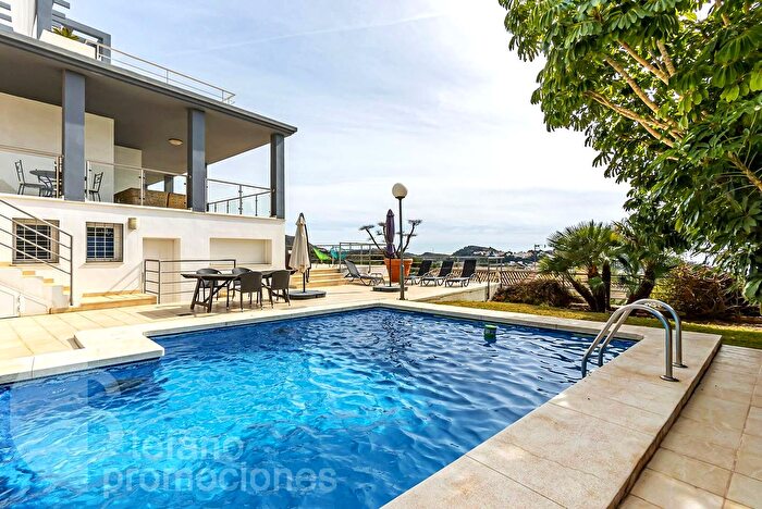 Este, Miraflores del Palo: Casa en venta de 8 habitaciones