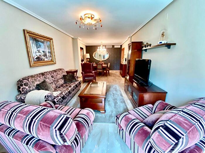Piso de 3 habitaciones en venta en Centro, Barrio del Centro