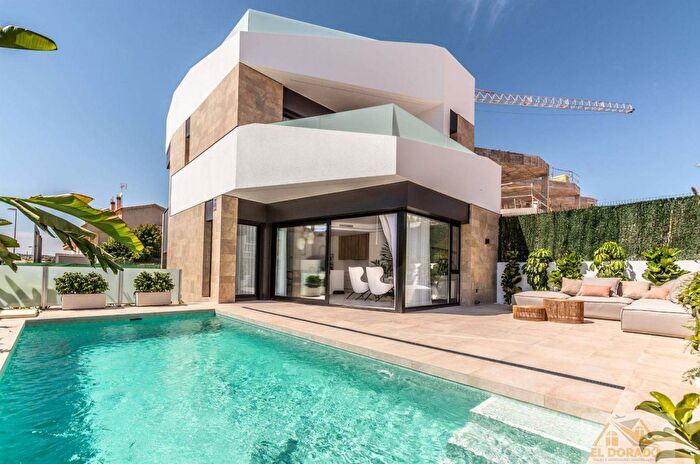 Casa en venta de 3 habitaciones, Comunitat Valenciana, Alicante
