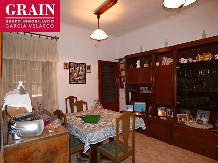Casas en venta y pisos alquiler - 3