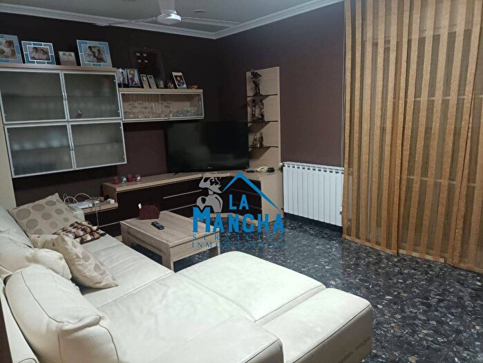 Castilla La Mancha, Albacete: Piso en venta de 4 habitaciones