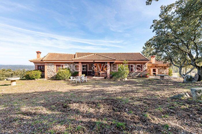 Casa en venta de 3 habitaciones en Pino Alto Navarredonda, Valdemorillo