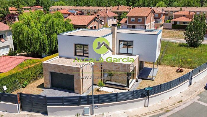 Casa de 4 habitaciones en venta en Castilla y León, Soria