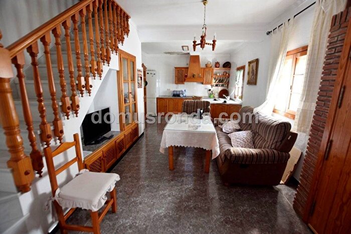 Casa en venta de 3 habitaciones en Benaoján, Andalucía