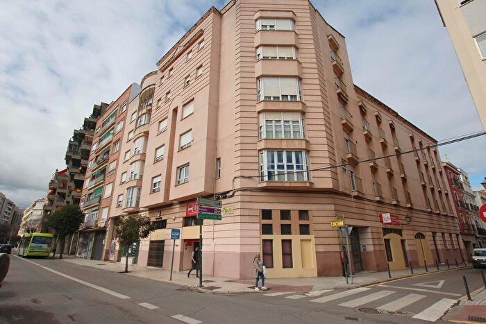 Piso de 5 habitaciones en venta en Casco Antiguo, Badajoz Capital