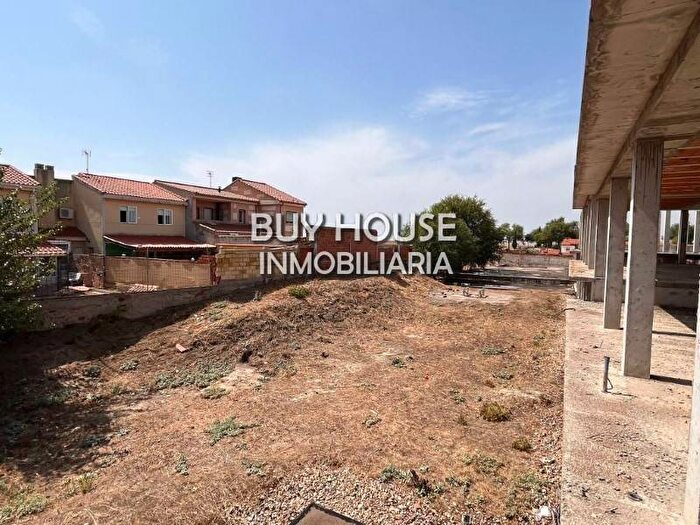 Casas en venta y pisos alquiler - 3