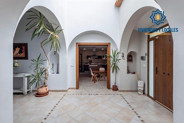Casas en venta y pisos alquiler - 3