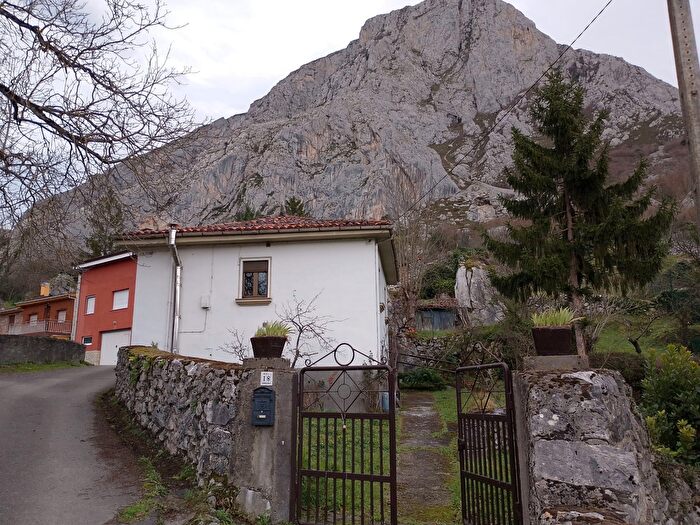 Casa en venta de 2 habitaciones, Teverga, Asturias