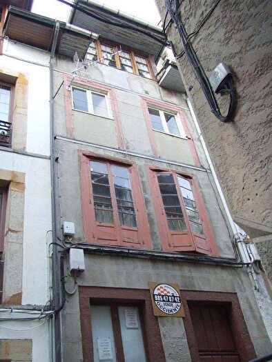 Casas en venta y pisos alquiler - 2