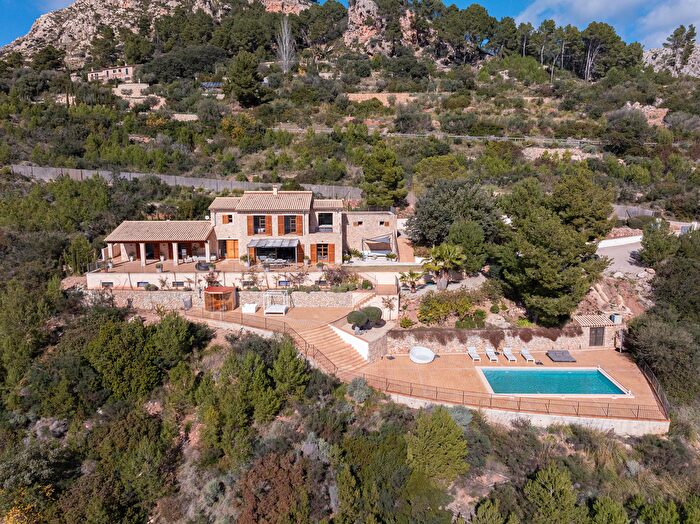 Casa en venta de 4 habitaciones: SArracó, Andratx