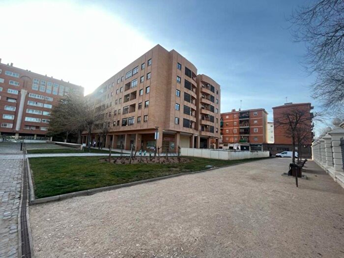 Piso de 3 habitaciones en venta en Industria, Albacete Capital
