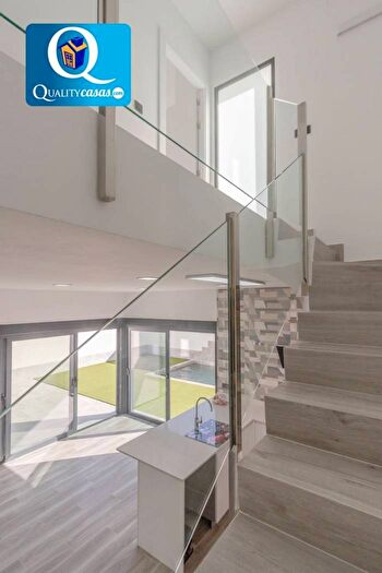 Casas en venta y pisos alquiler - 3