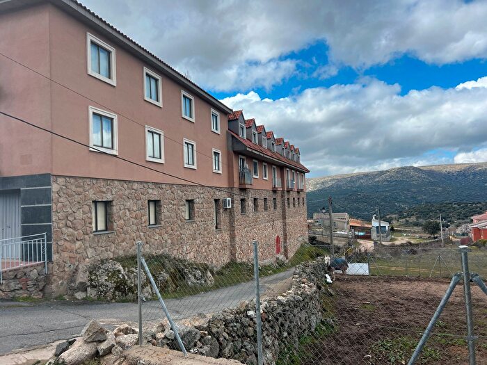 Piso en venta de 4 habitaciones: San Bartolomé de Pinares, Ávila